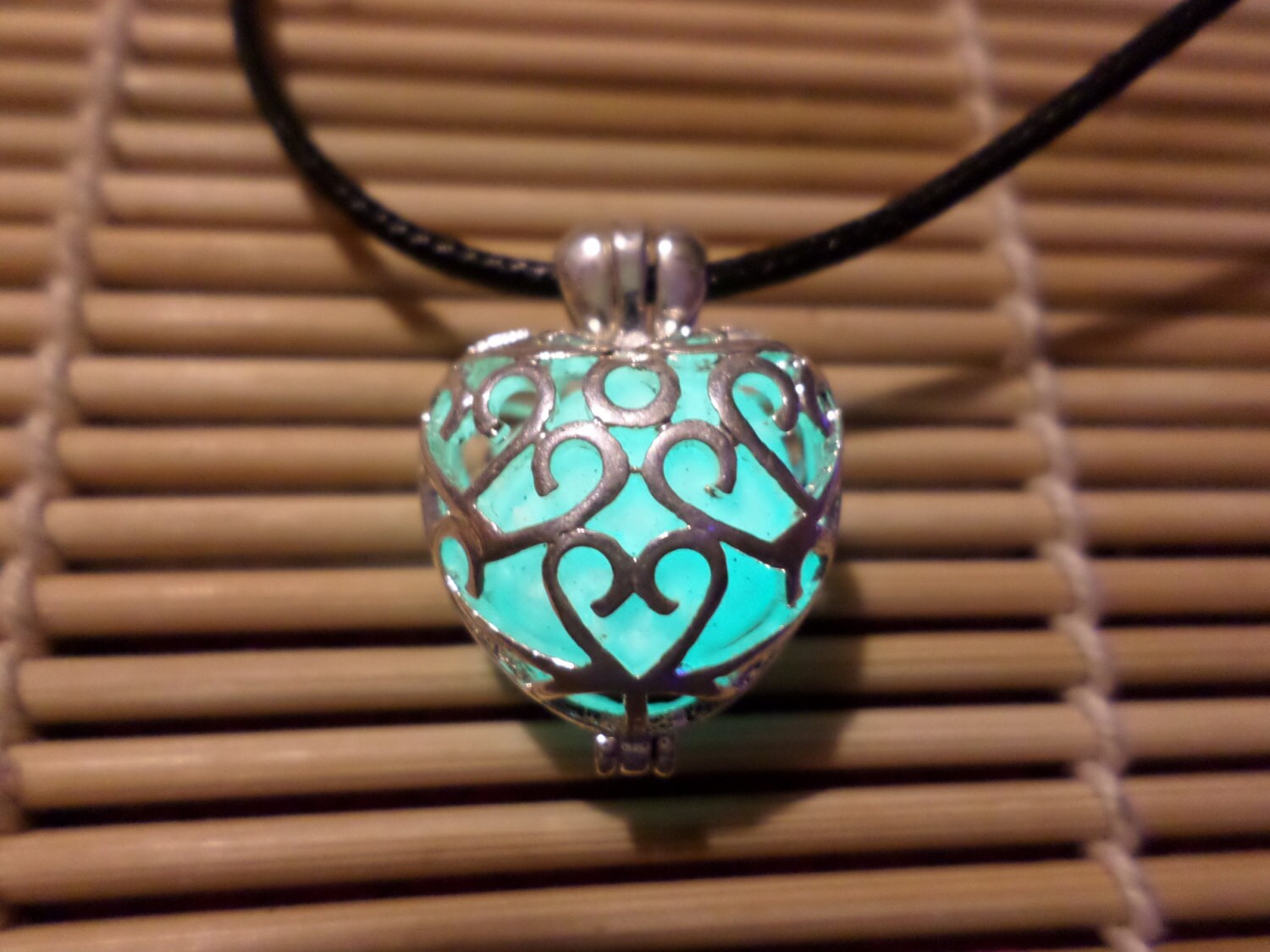 Glowing Necklace Glowing Pendant Glow in the dark necklace