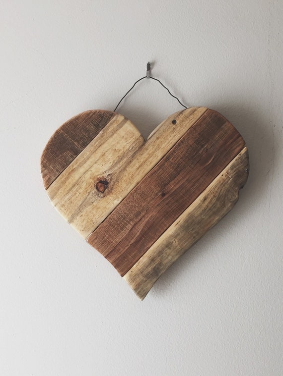 Reclaimed Pallet Wood Heart Rustic Country Farm styleWooden