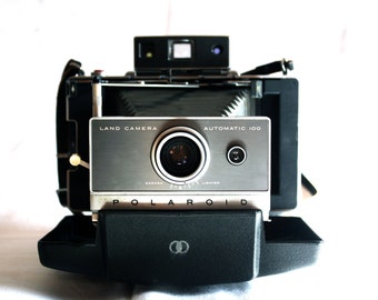 Polaroid Automatic 100 Land Camera