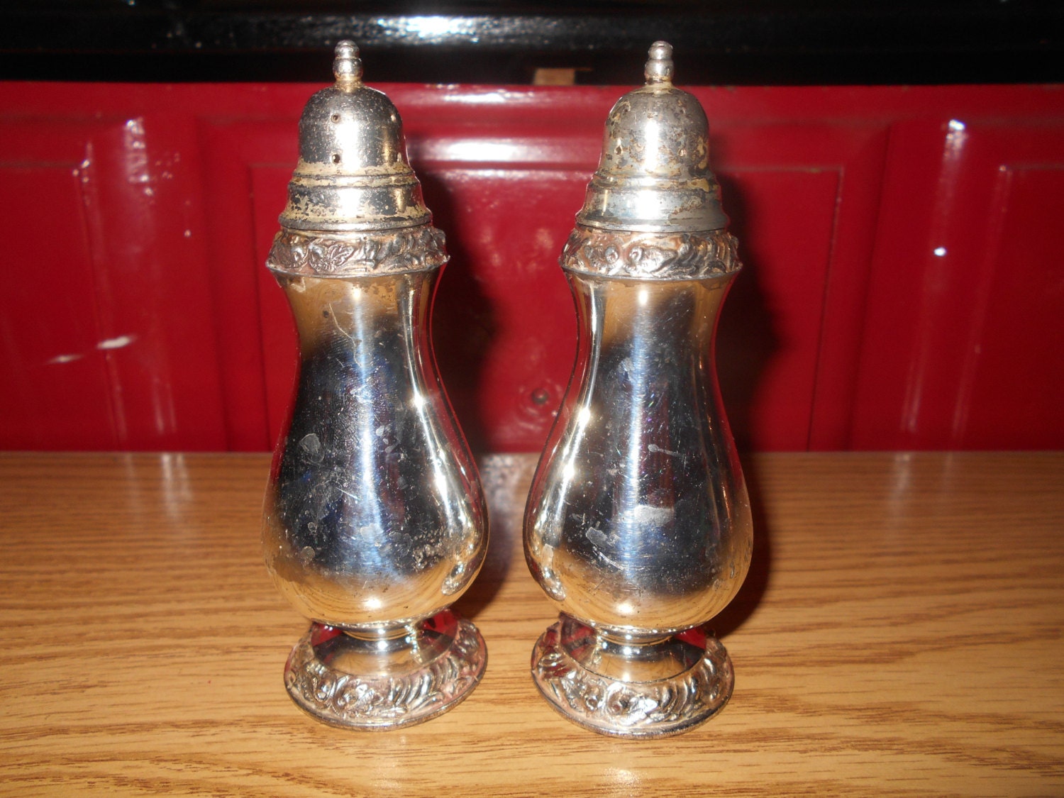 Oneida Salt And Pepper Shaker Set Silver Plate Heavy