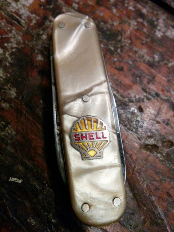 Vintage Rare Shell Gas Station Cellulose Pocket Knife