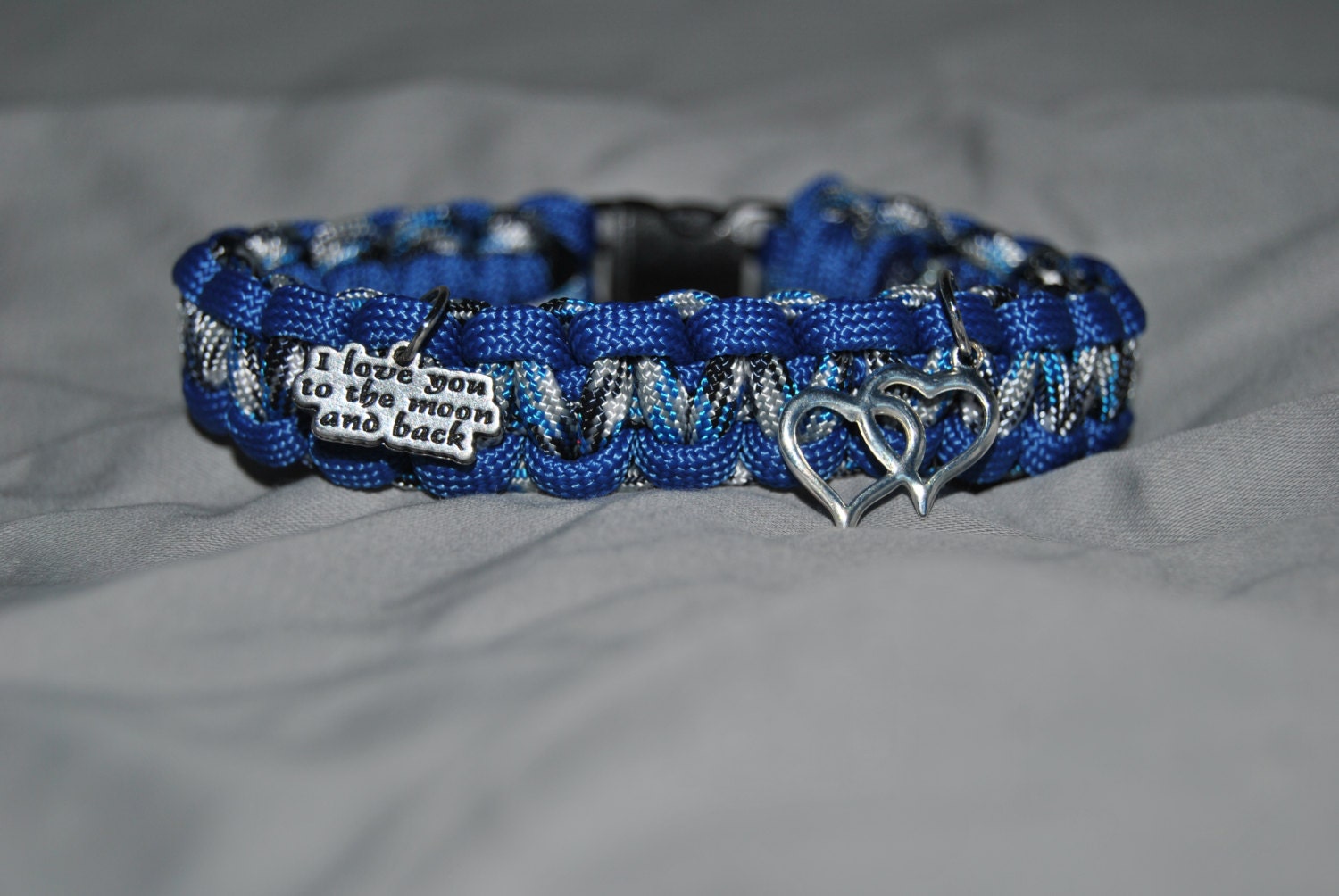 Handmade Custom Paracord Charm Bracelet by JennsStringTheory