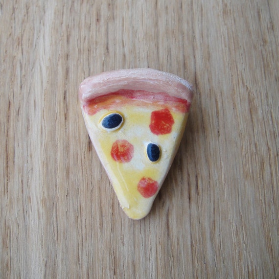 broche pizza ceramique / ceramic pizza slice by CoucouSuzette