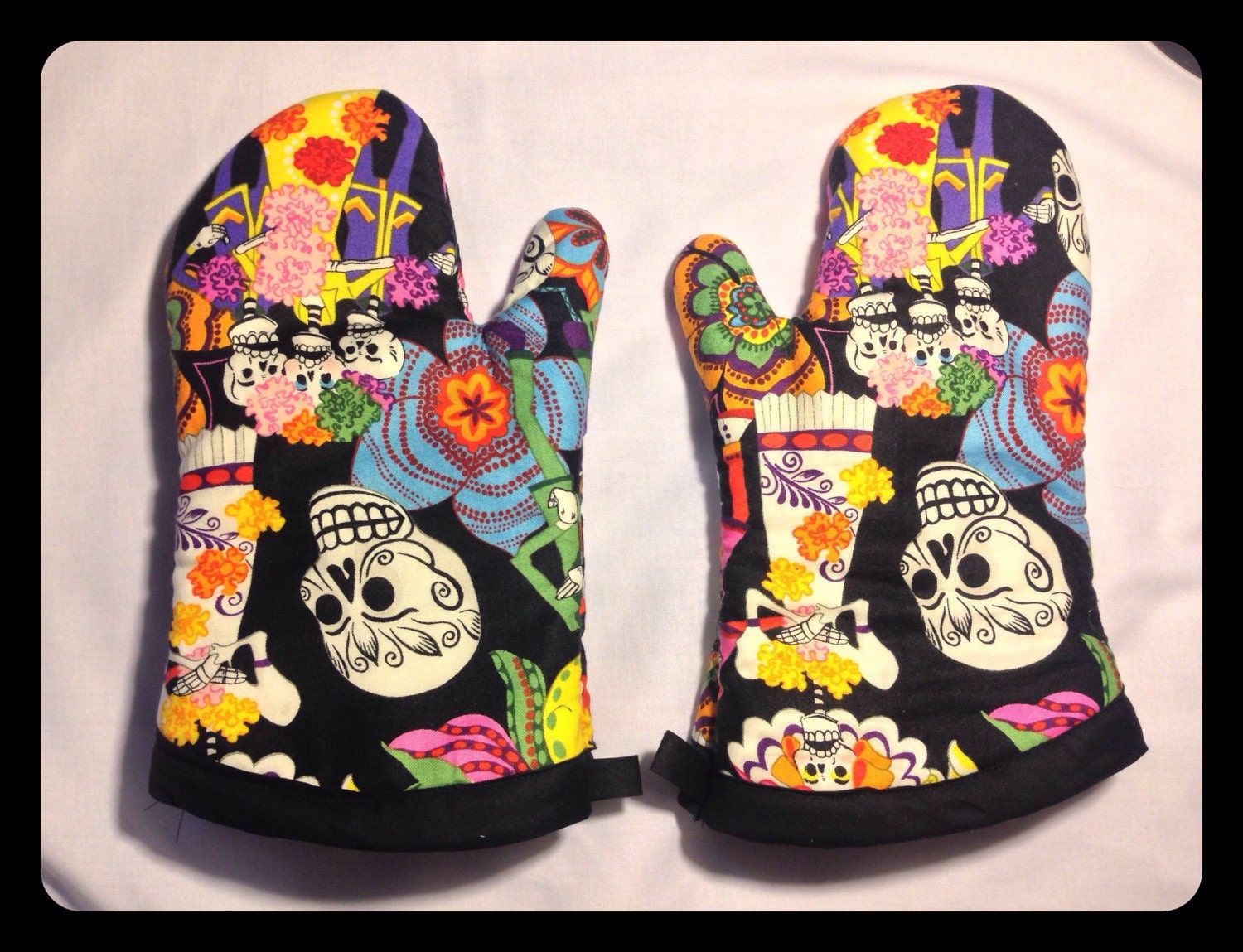 Pin by Jerilyn Cumiskey on Love Greatful, Oven mit, Oven