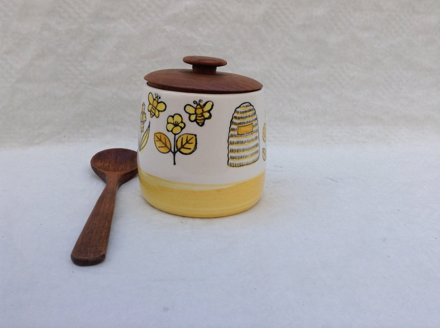Vintage ceramic honey jar with teak wooden lid by Antwiek on Etsy