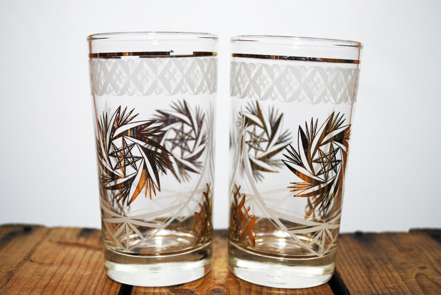 Vintage Drinking Glasses with Gold Star Design set of 2