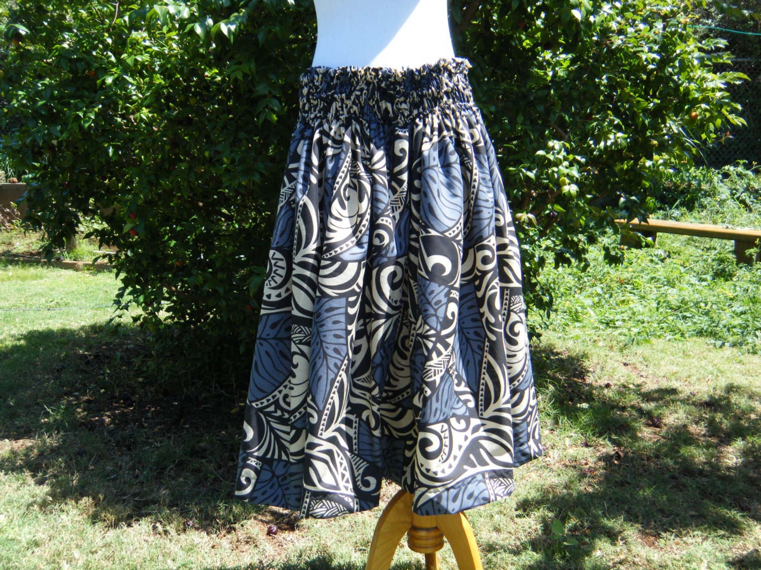 black hula skirt