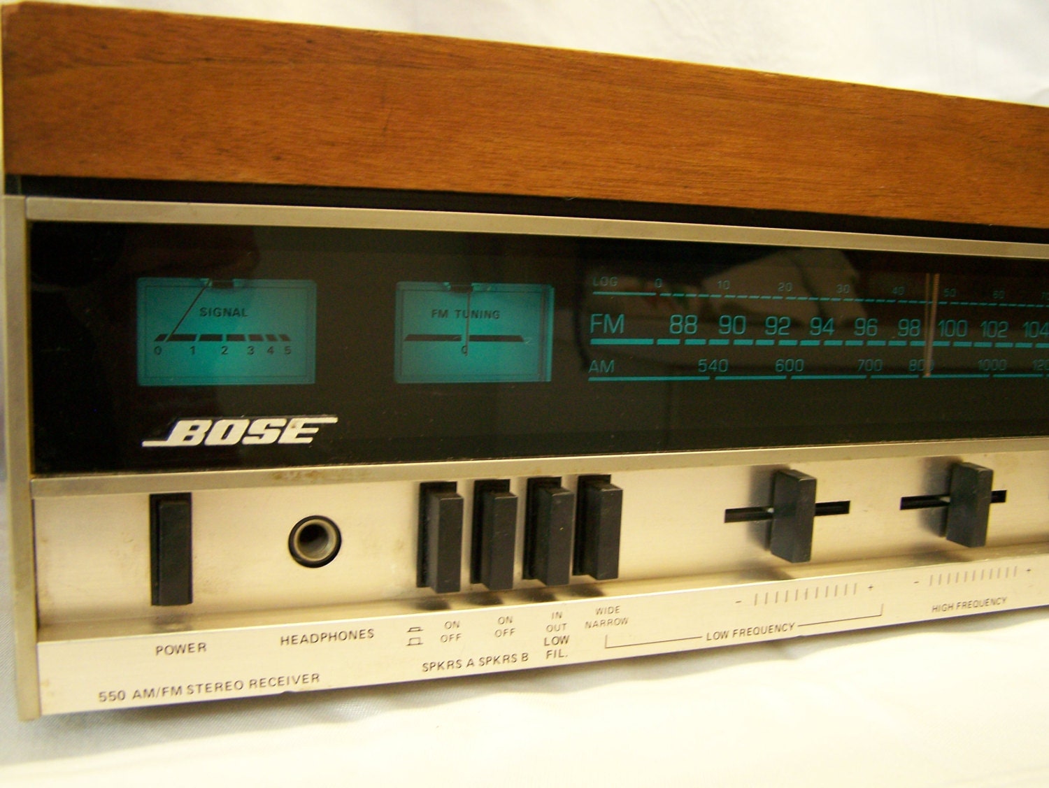 Vintage Bose 1979 Stereo Receiver 550 with Fm Am Active