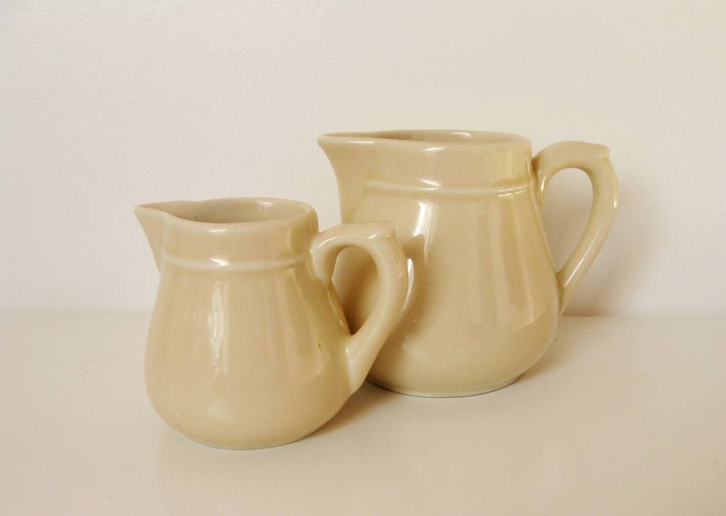 FRENCH VINTAGE CREAMERS / Set of two / Milk Jug / Pitcher / Milk