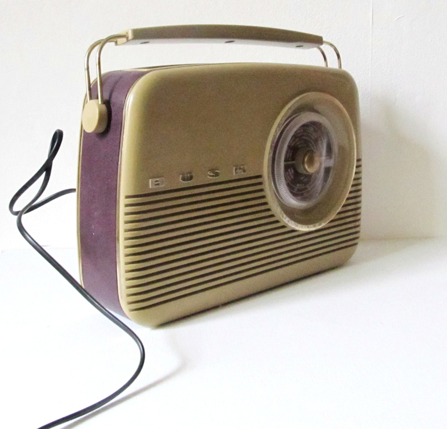 Vintage 1960s Classic Bush Radio Tr82 97