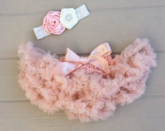 Newborn tutu. Baby petti skirt. Baby girl tutu skirt. Infant lace tutu. Newborn baby girl picture outfit. Shower gift. Peach tutu skirt.