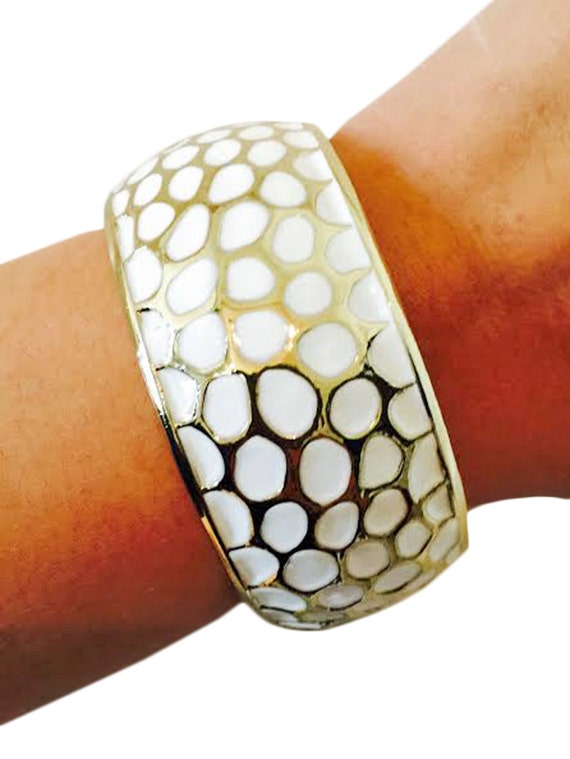 activity tracker bracelet