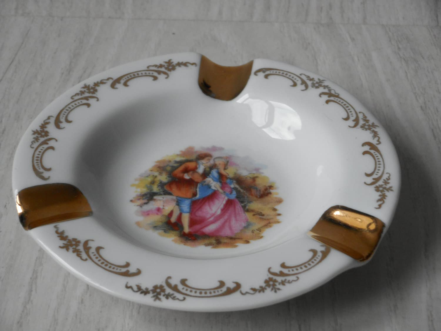 Limoges porcelain decorative ashtray Haute Juice