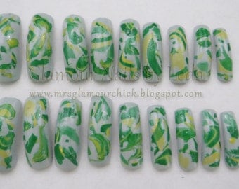 shattered marble, broken marble, press on nails, colored nail tips, full well nail tips, water marble, marble nail art, water marble art
