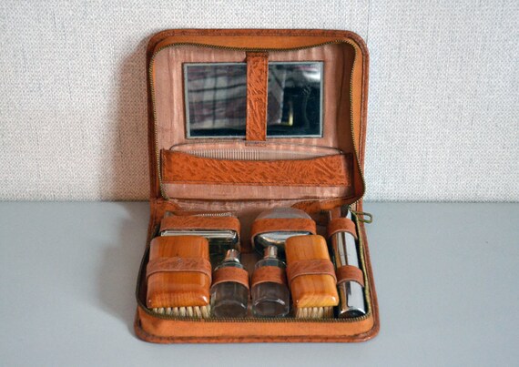 toiletry vanity case