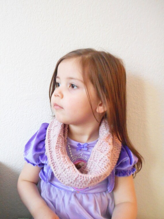 Toddler Girls Waffle Stitch Cowl in Powder Pink.