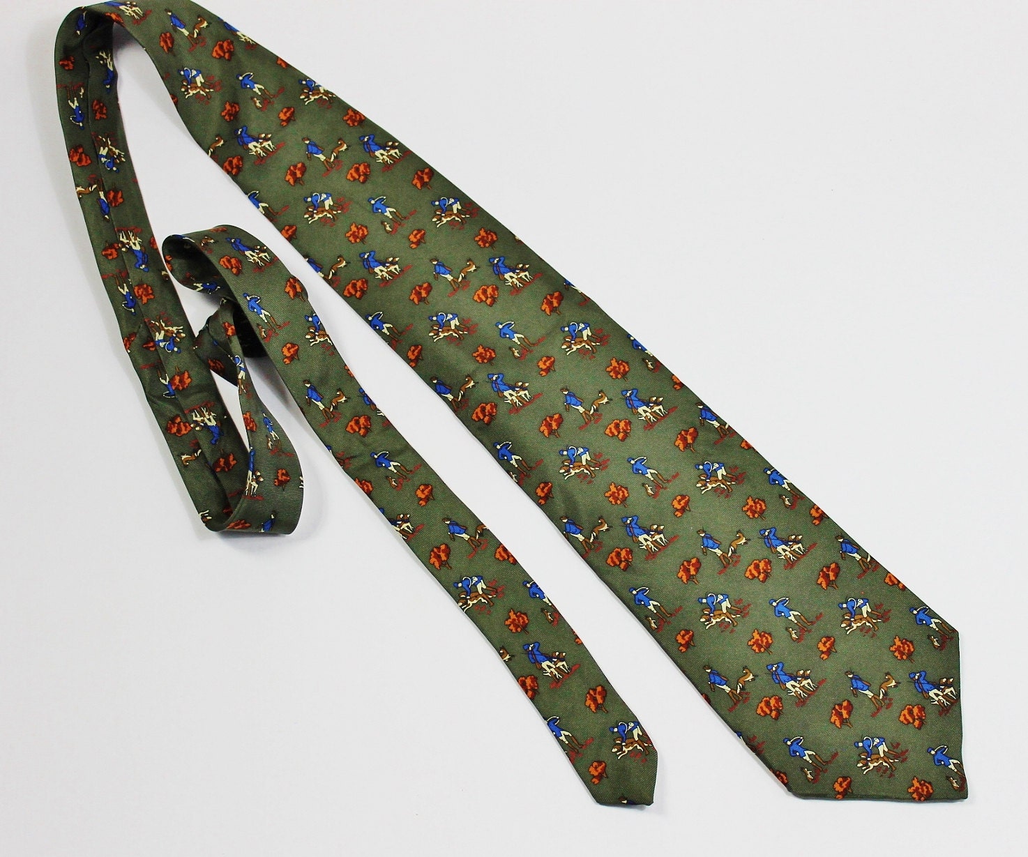 Mens Hunting Tie. Silk Necktie. Olive Green Tie. Vintage.