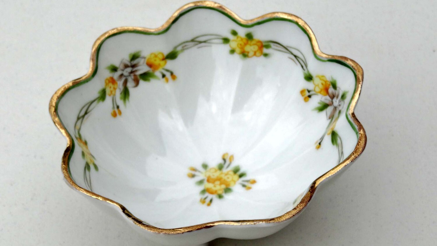 Nippon Hand Painted Serving Bowl Gold Leaf Footed Porcelain