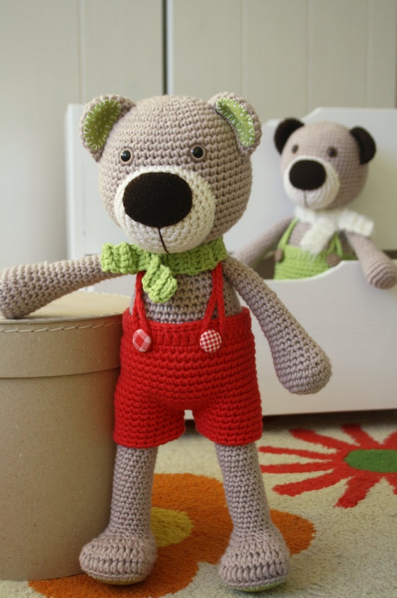 PATTERN - Theodor the teddy bear - crochet pattern, amigurumi pattern, PDF