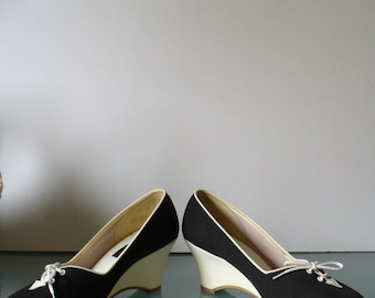 VIntage QualiCraft Canvas Wedge Heel Shoes Size 8US