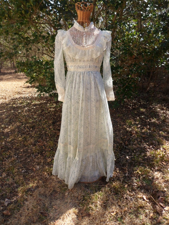 Gunne Sax Dress Size 7 Floral Prairie Dress with Lace