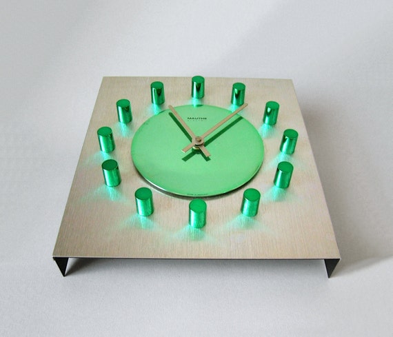 Horloge murale style vintage bleue années 70