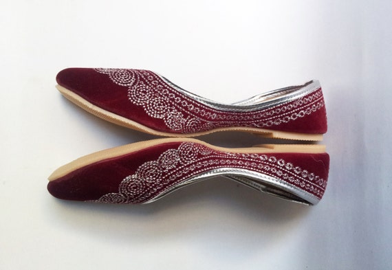 maroon wedding shoes for bride