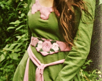 Fantasy medieval dress all sizes and colors possible, fantasy middle age dress in all sizes and colors possible