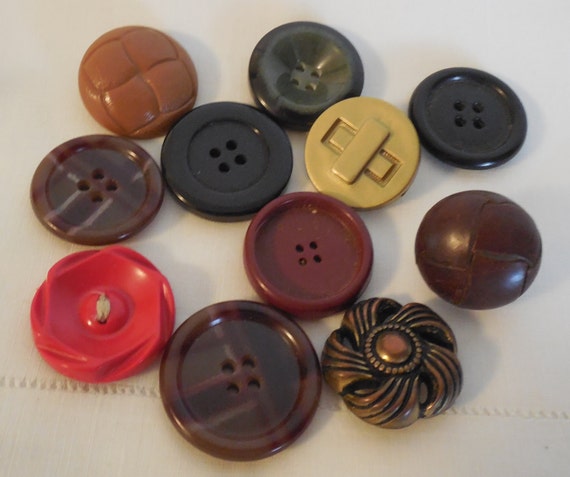 11 Assorted Buttons 1 to 1 1/8 Lot of Assorted