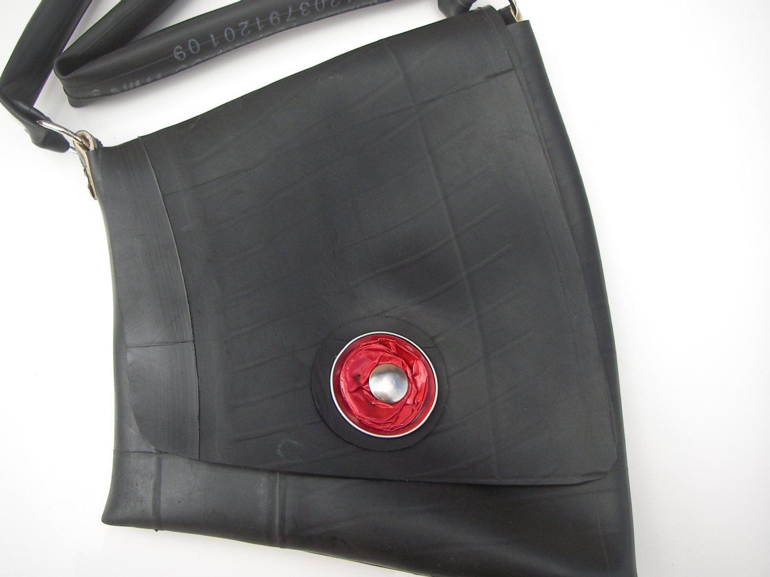 Recycled inner tube bag by iridekreativa on Etsy