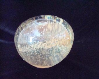 Vintage 1976 art glass paperweight signed Bidler