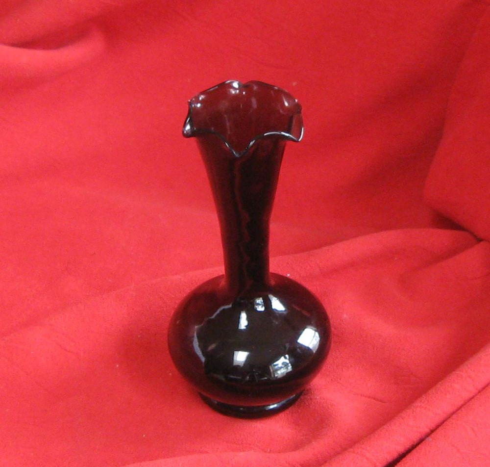 6 DOLLAR CLEARANCE purple fluted glass bud vase 60s vintage