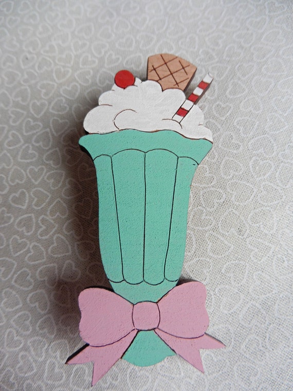 Mint milkshake brooch with a cute bow