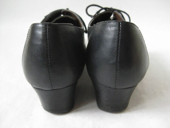 Vintage 80s Black Leather Winklepicker Lace Up Oxfords. Size 9