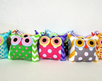 10 TEN Owl pillows/Zig zag and dots /owl party favor/make to order
