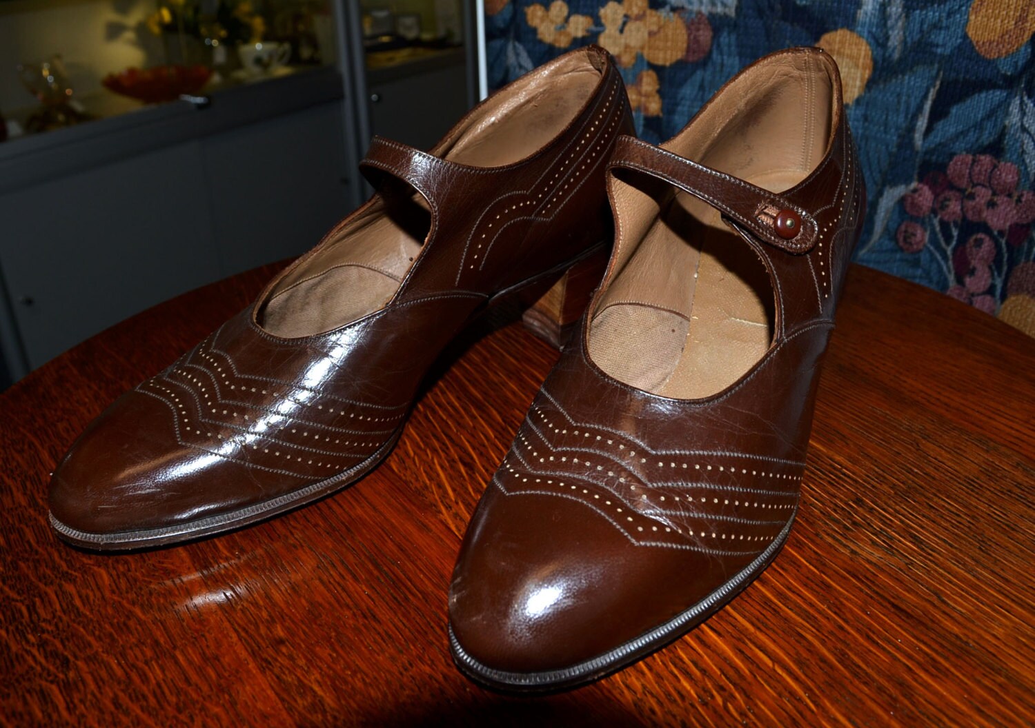 Vintage 1920s brown leather brogues mary janes stacked heel â Haute Juice