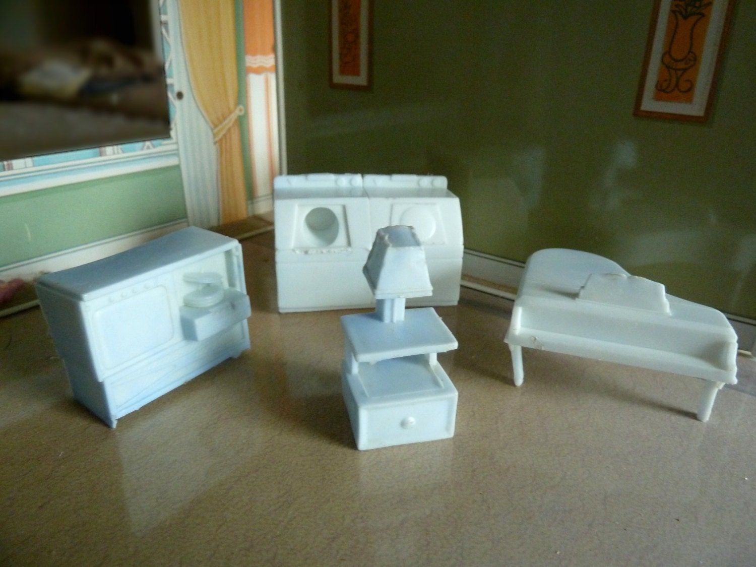 4 Piece Superior Dollhouse Furniture Haute Juice