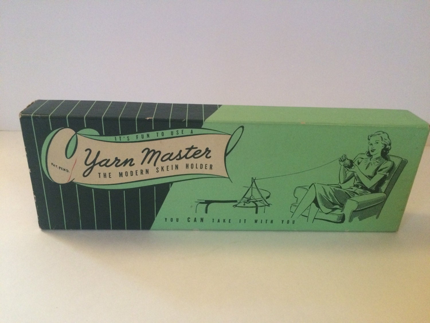 Vintage Yarn master Modern skein holder