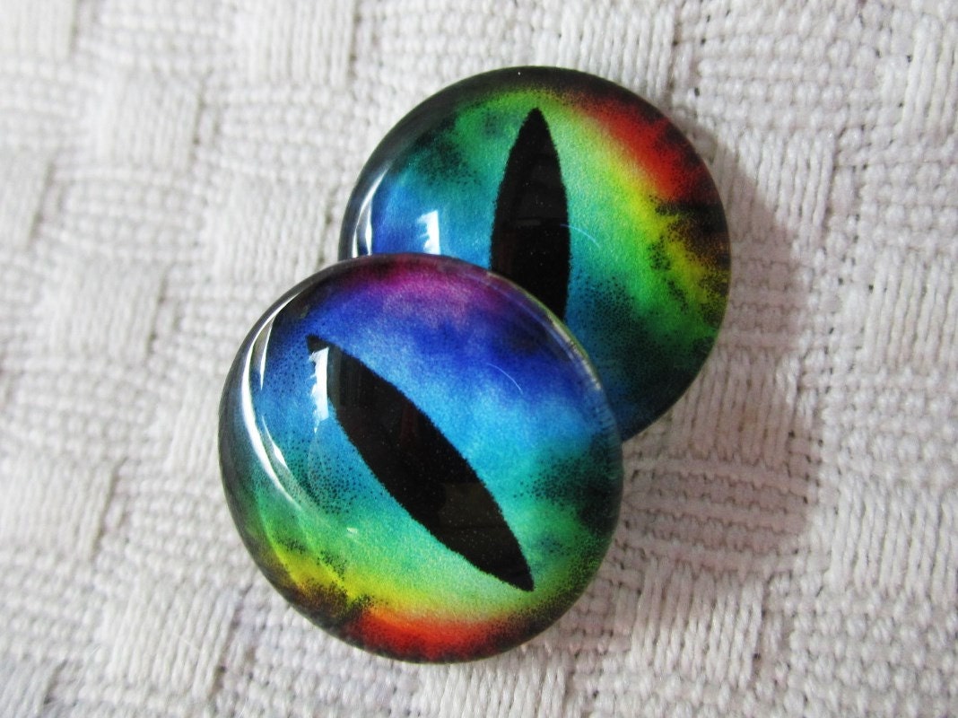Glass eyesArt and craft eyes weird jewelry eyes 16mm round