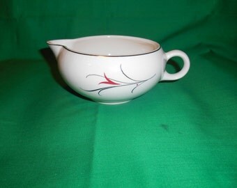One (1), Serenade Dinnerware Creamer / Gravy Boat, in the Salem China, Simplicity Pink Pattern.