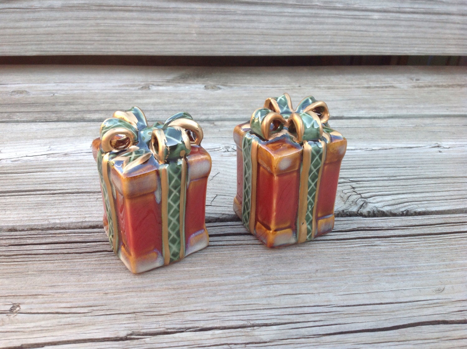 Holiday Gift Box Salt and Pepper Shakers With a Ribbon Bow