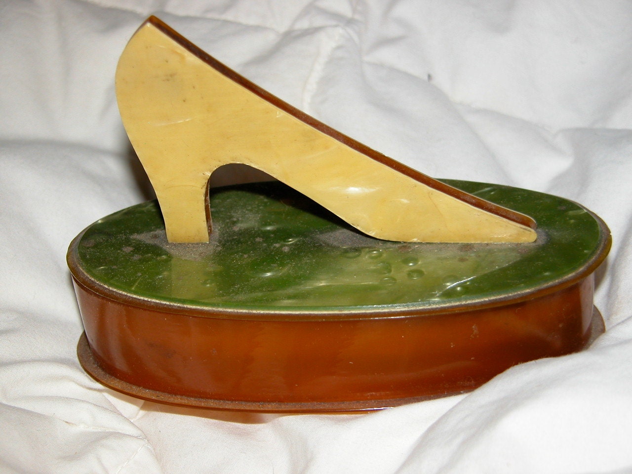 Deco Figural Shoe Celluloid Buffer Vintage Art Deco Green