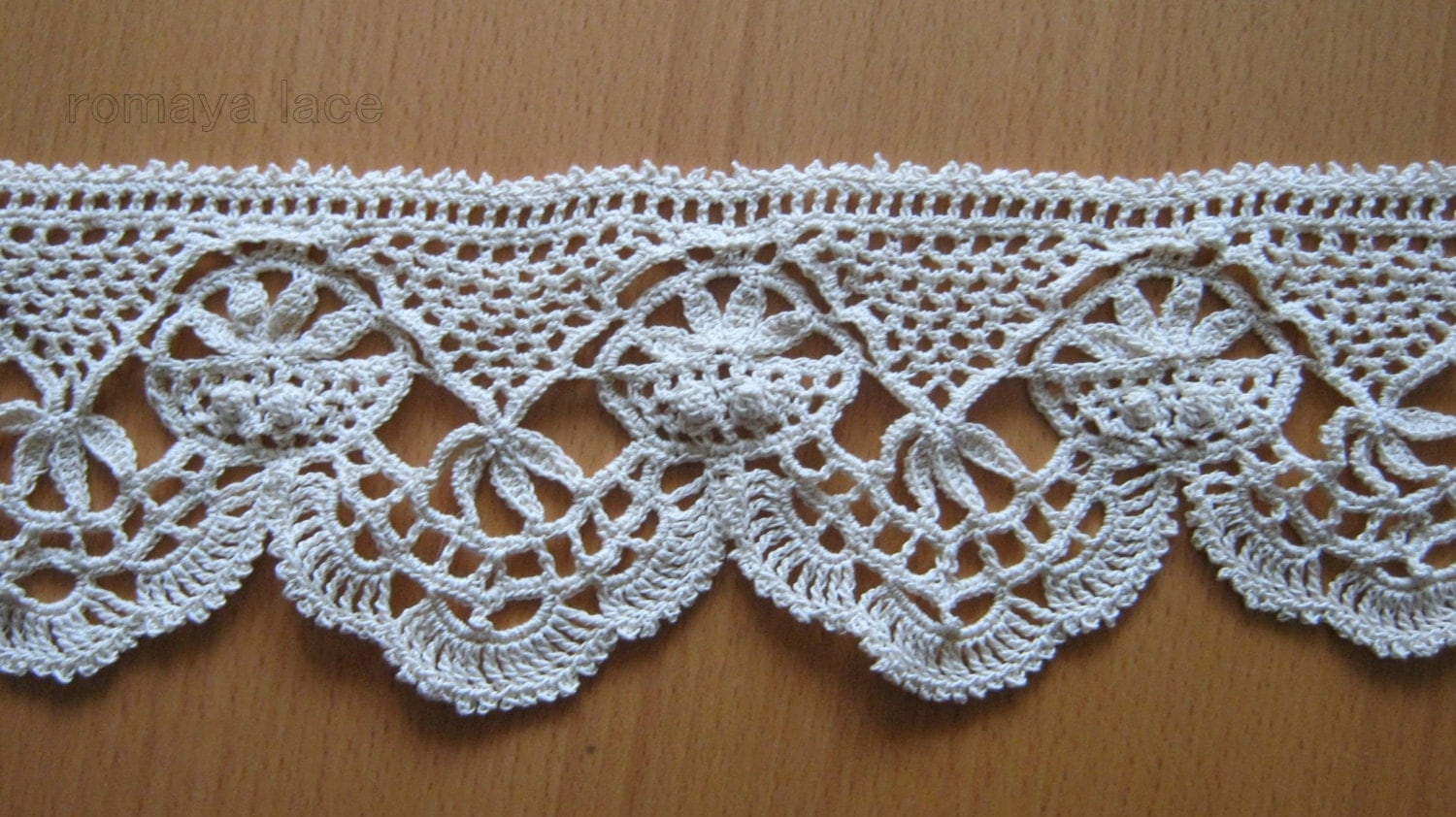 Handmade irish lace trim Flower Basketlace