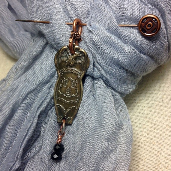 Vintage Upcycled Spoon Handle Jewelry Pendant by JuLieSJuNQueTiQue
