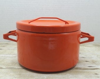 Seppo Mallat, Arabia Finel Orange Red Enamel pot, 1960s vintage pot enamel, mid century enamel pot