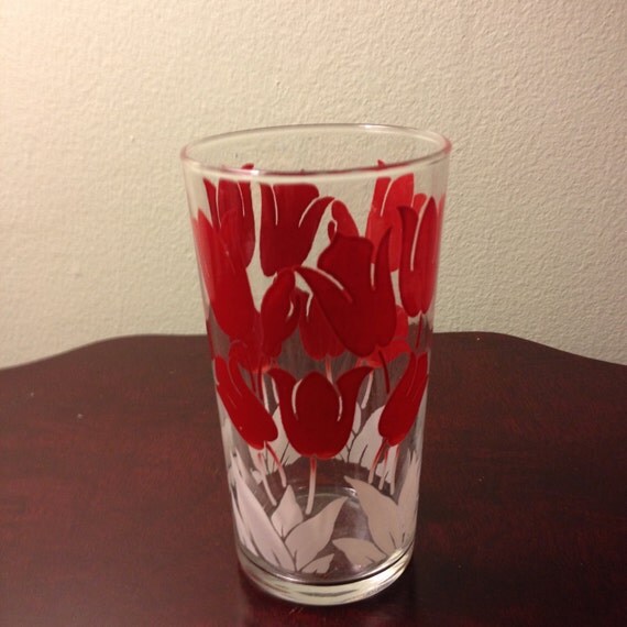 Vintage Red & White Tulip Drinking Glass by SchmitysVintageBooty