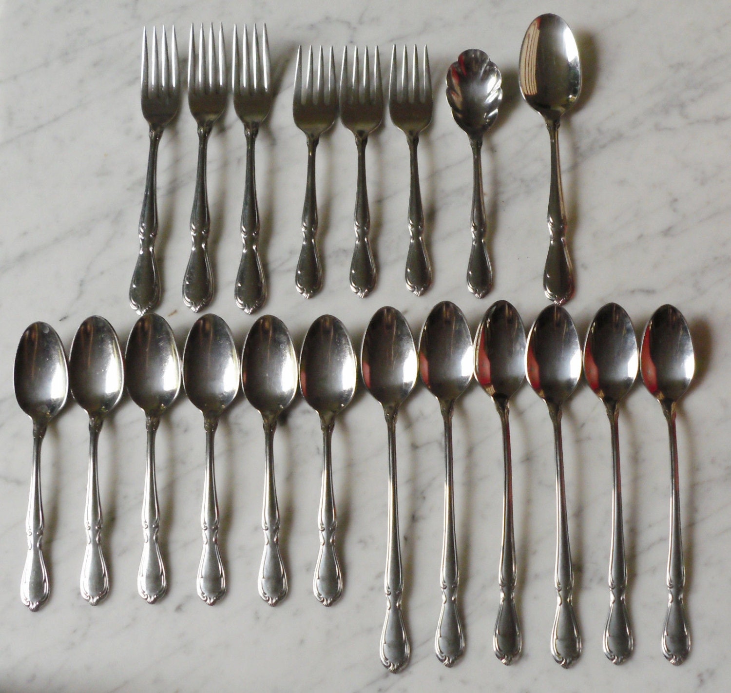 20pc Rogers Cutlery Stainless Steel USA Victorian Manor Spoons