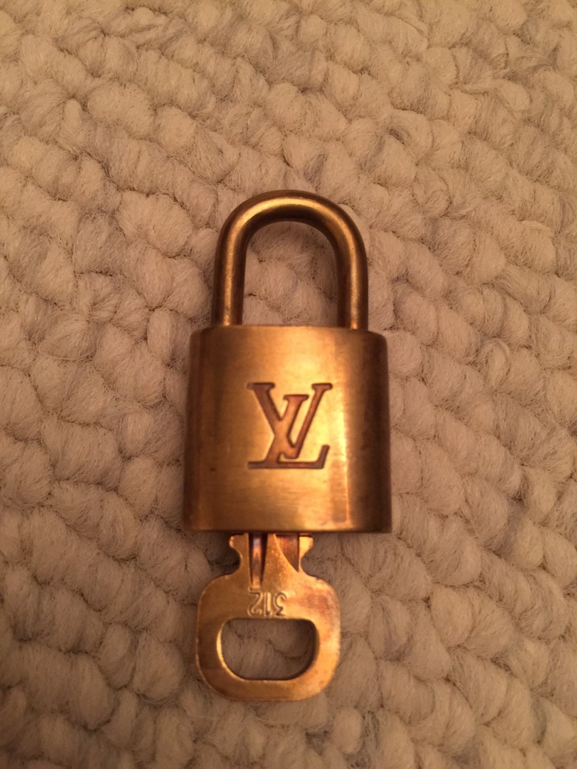 Louis Vuitton padlock and one key #312 bag charm lock – Haute Juice