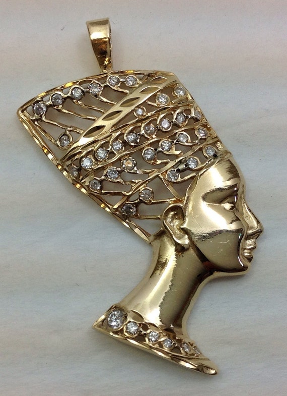 Nefertiti chain pendant Clearance