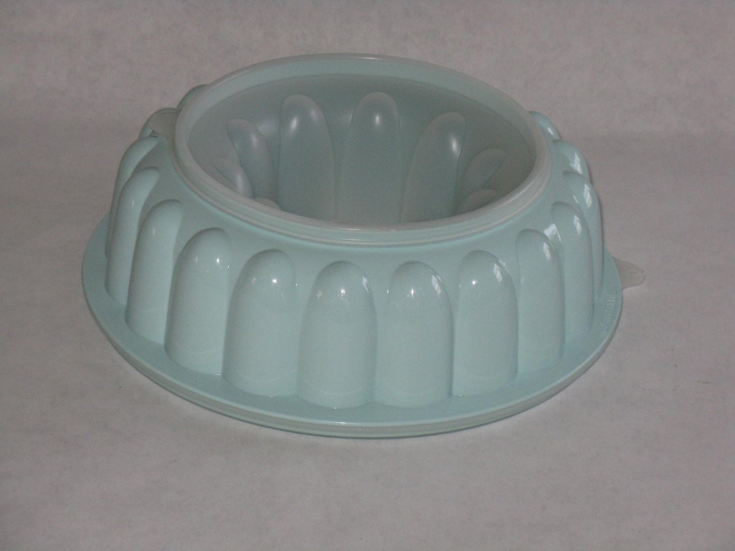 Vintage Tupperware Jello mold robin egg blue 1960's